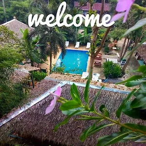 phi-phi-sea-and-hill-resort.hotelskophiphi.com/