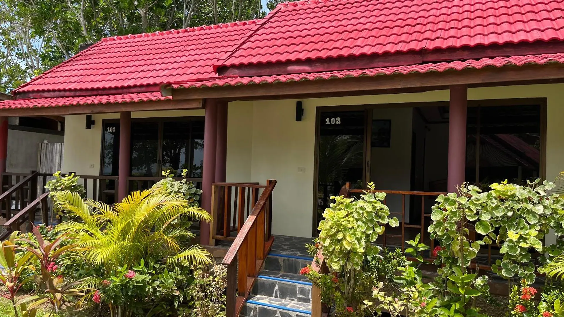Noble House Beach Resort Ko Lanta Thailandia